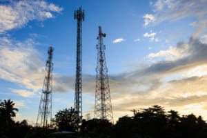 STF reafirma invalidade de exigência de licença ambiental para instalação de antenas